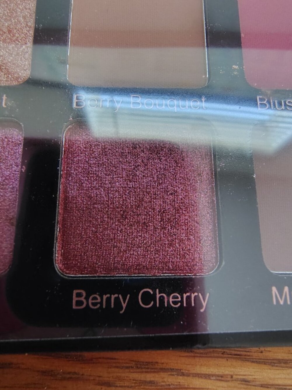 Berry Dreams NIB EYESHADOW Palette - Picture 4 of 8